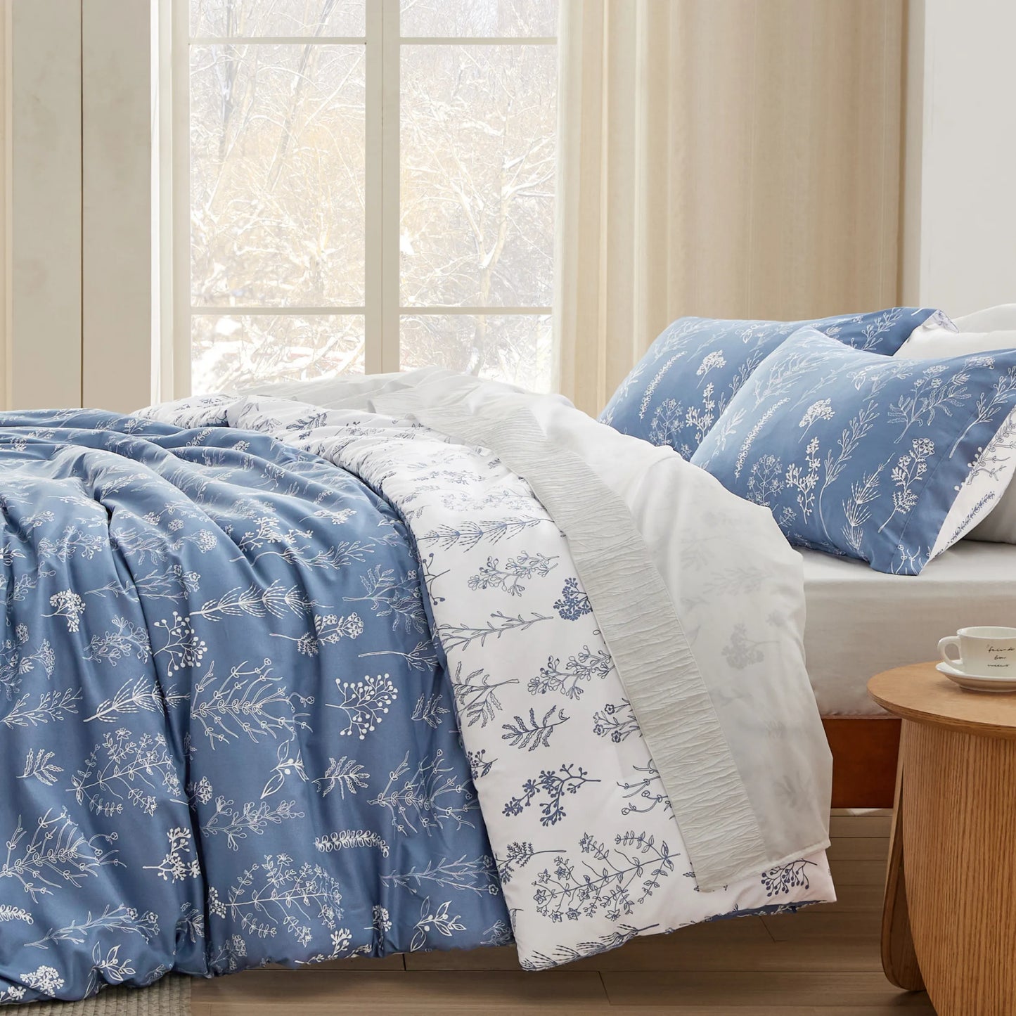 Reversible Floral Print Comforter Set