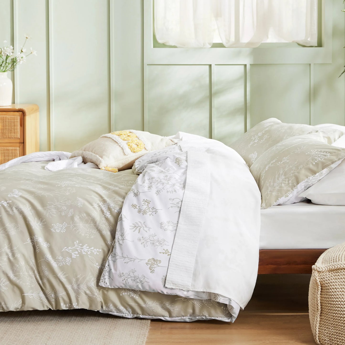Reversible Floral Print Comforter Set