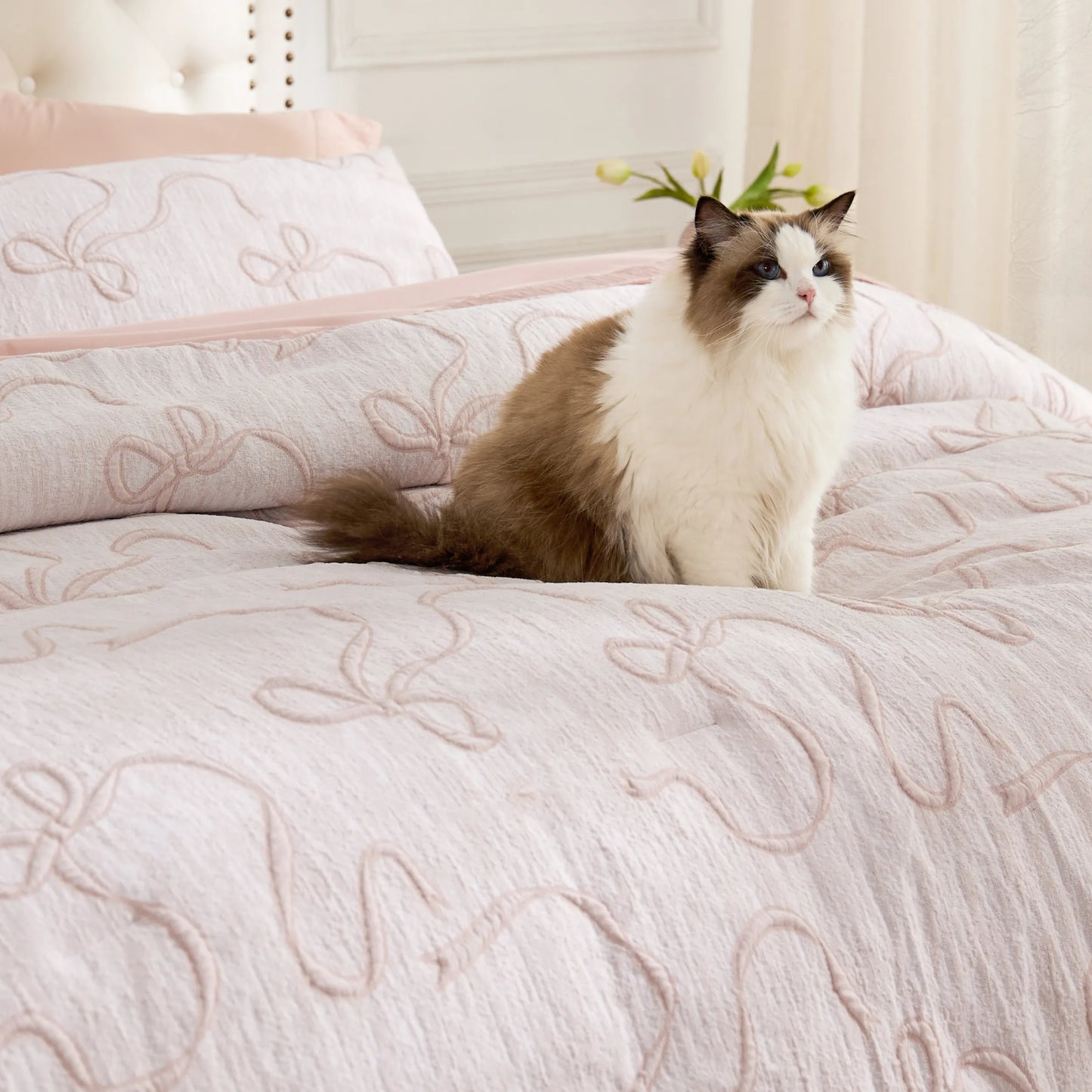 Graceful Bow Jacquard Comforter Set