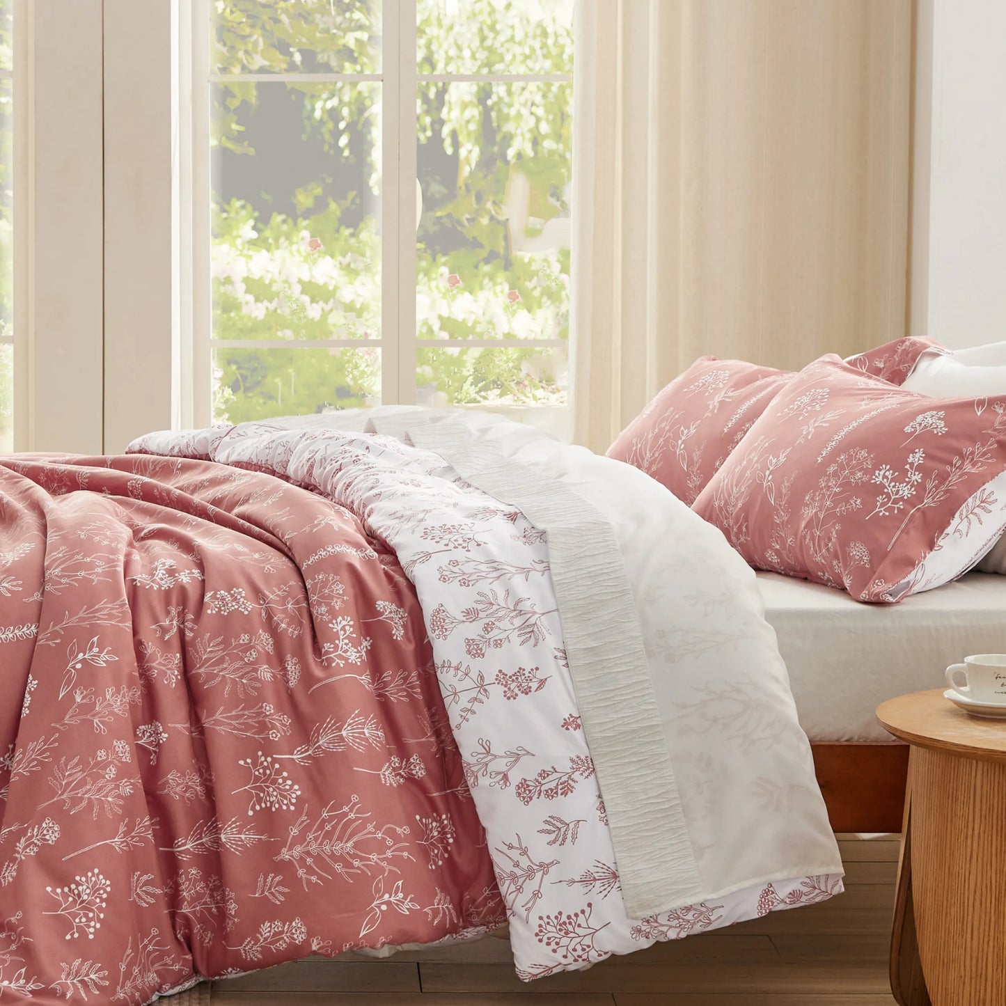 Reversible Floral Print Comforter Set