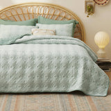 Scrollwork Quilt Set