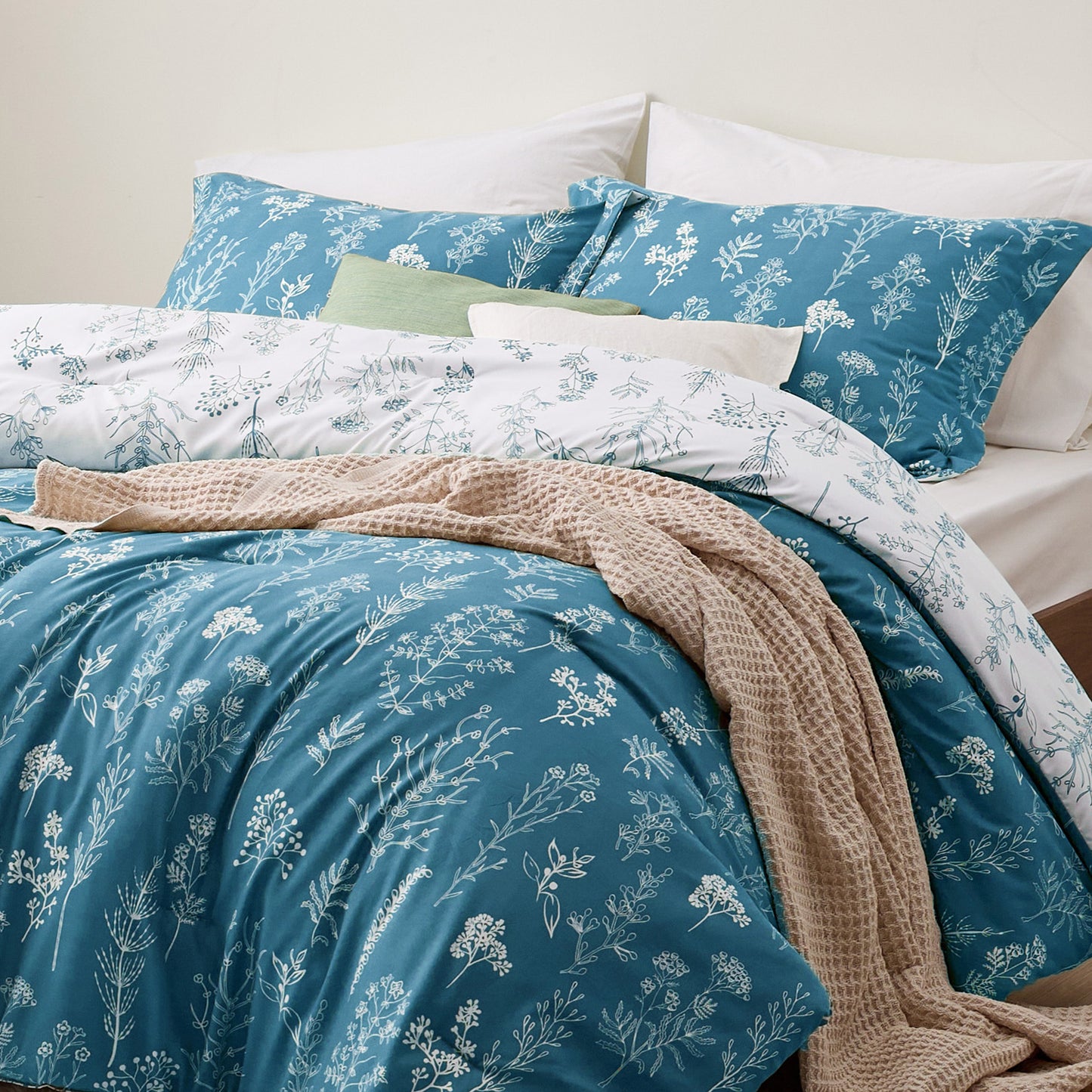GentleSoft™ Floral Comforter Set