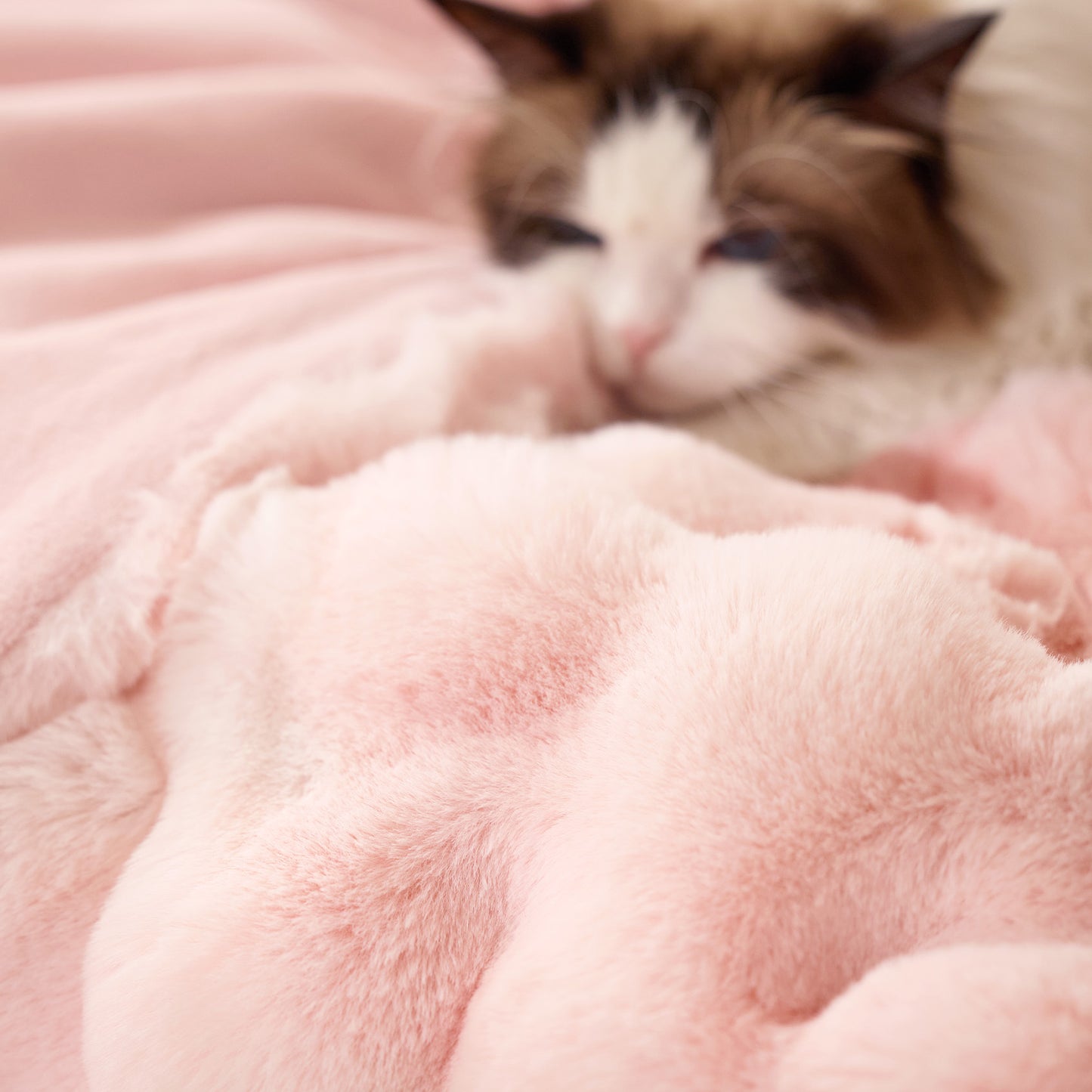 GentleSoft™ Bubble Faux Fur Blanket ( )