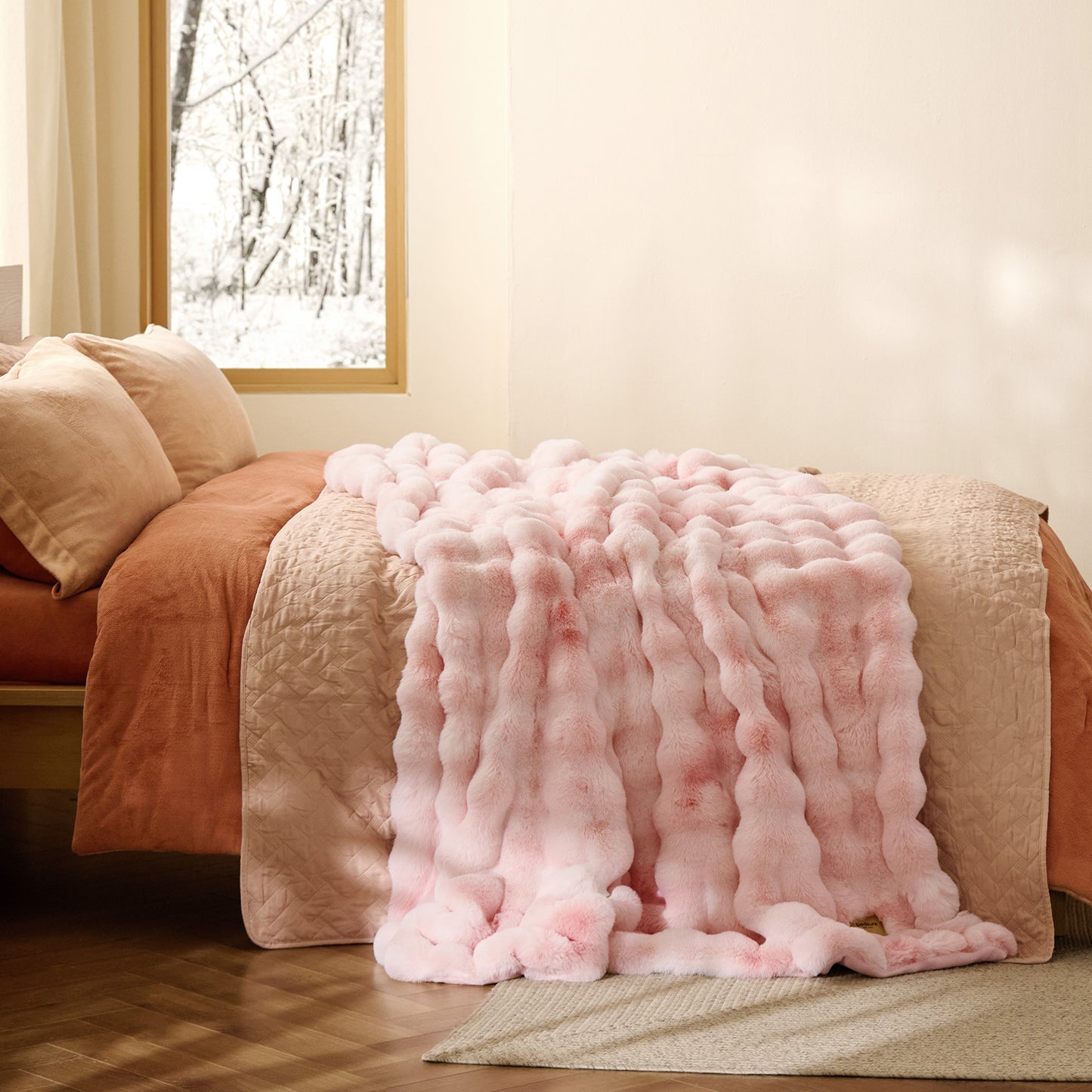 GentleSoft™ Bubble Faux Fur Blanket ( )