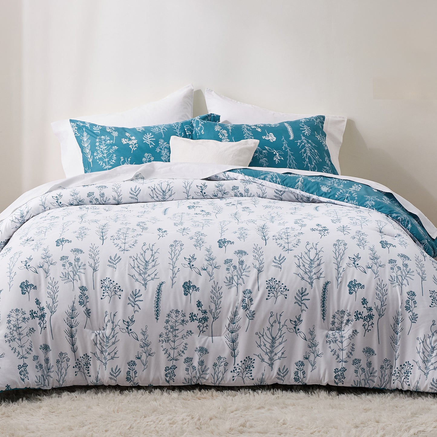GentleSoft™ Floral Comforter Set