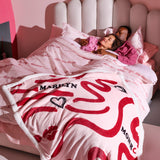 Marilyn Monroe™ Sherpa Blanket Wavy Pink