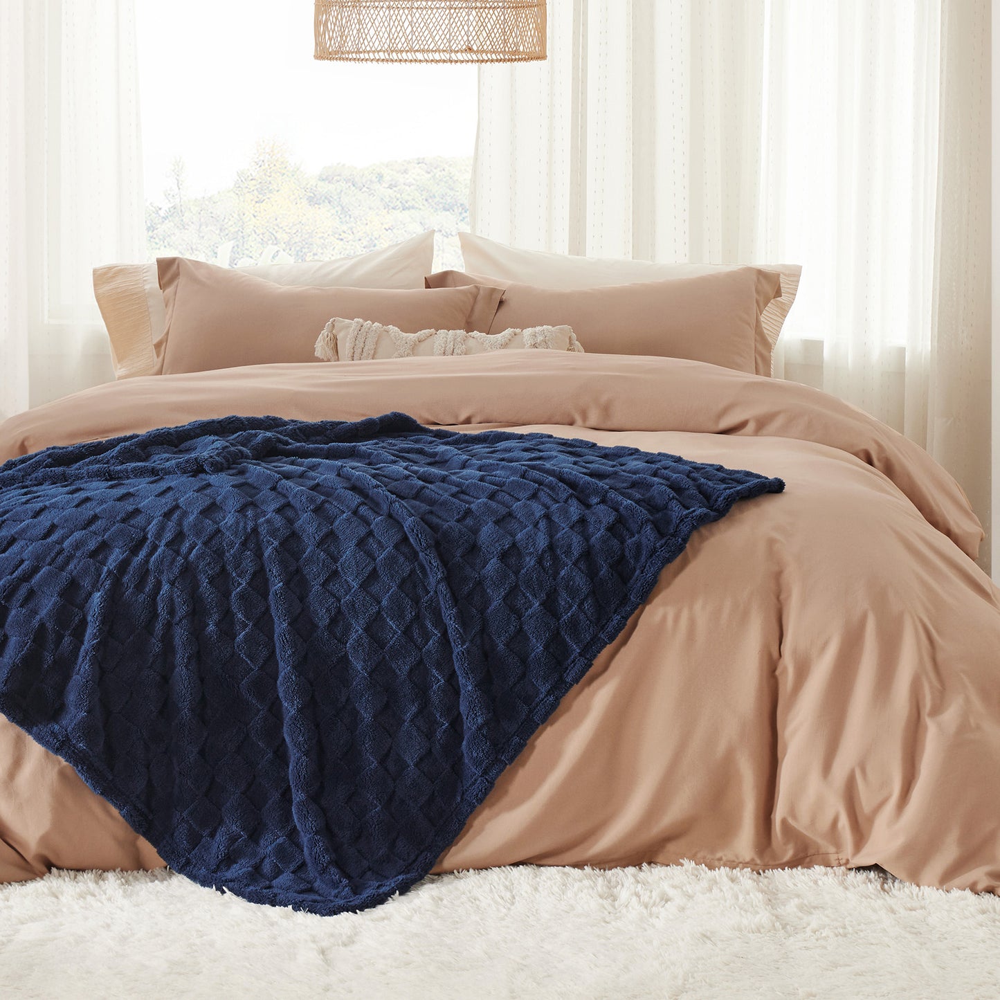 GentleSoft™ Jacquard Shaggy Sherpa Blanket