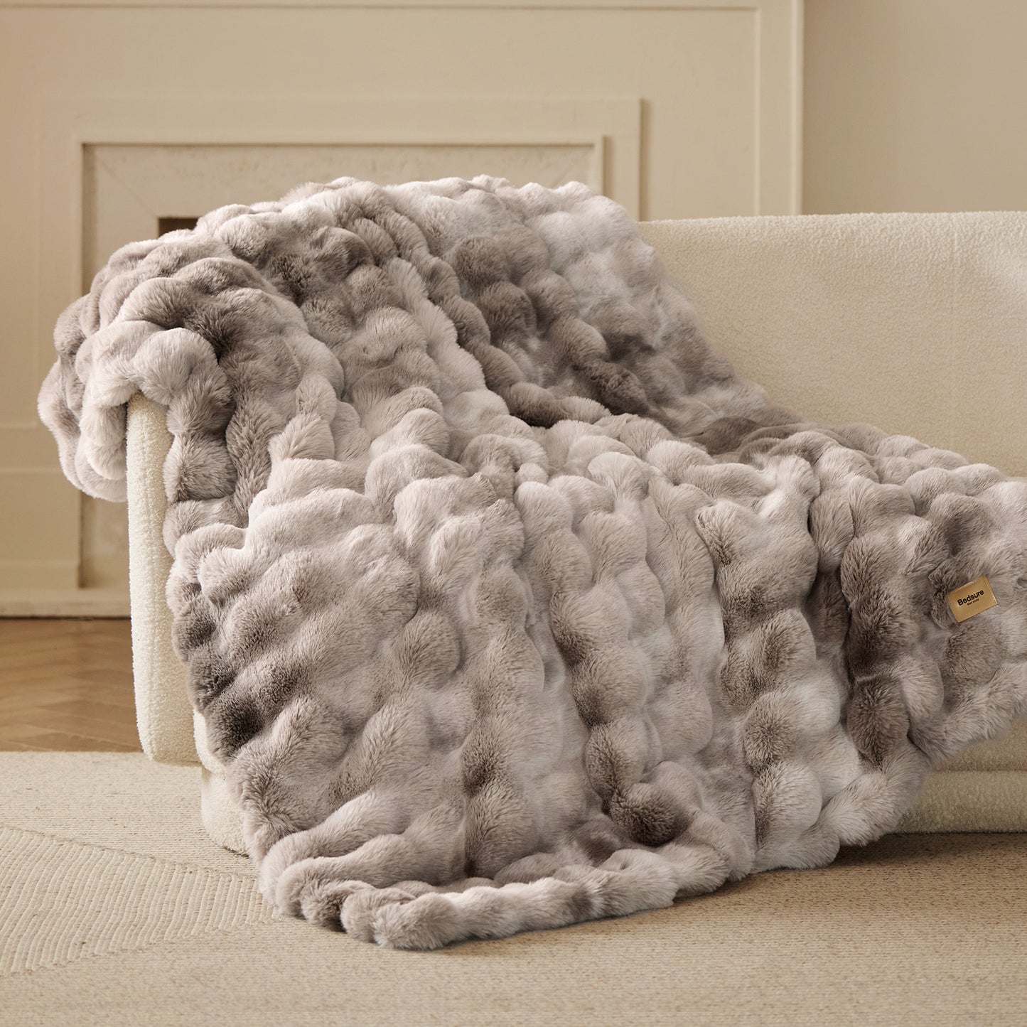 GentleSoft™ Bubble Faux Fur Blanket ( )