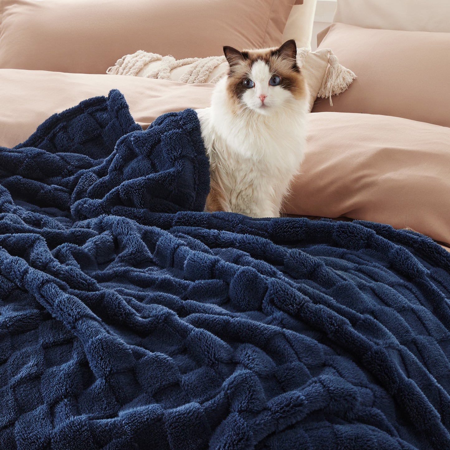 GentleSoft™ Jacquard Shaggy Sherpa Blanket