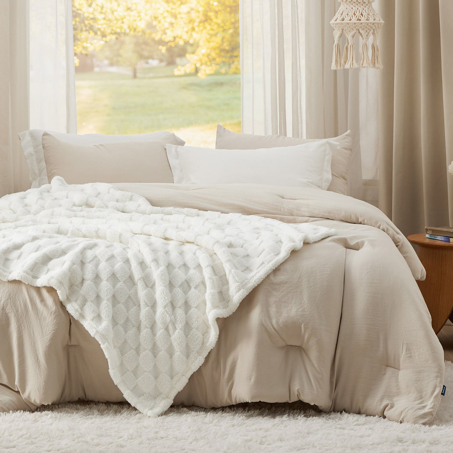 GentleSoft™ Jacquard Shaggy Sherpa Blanket