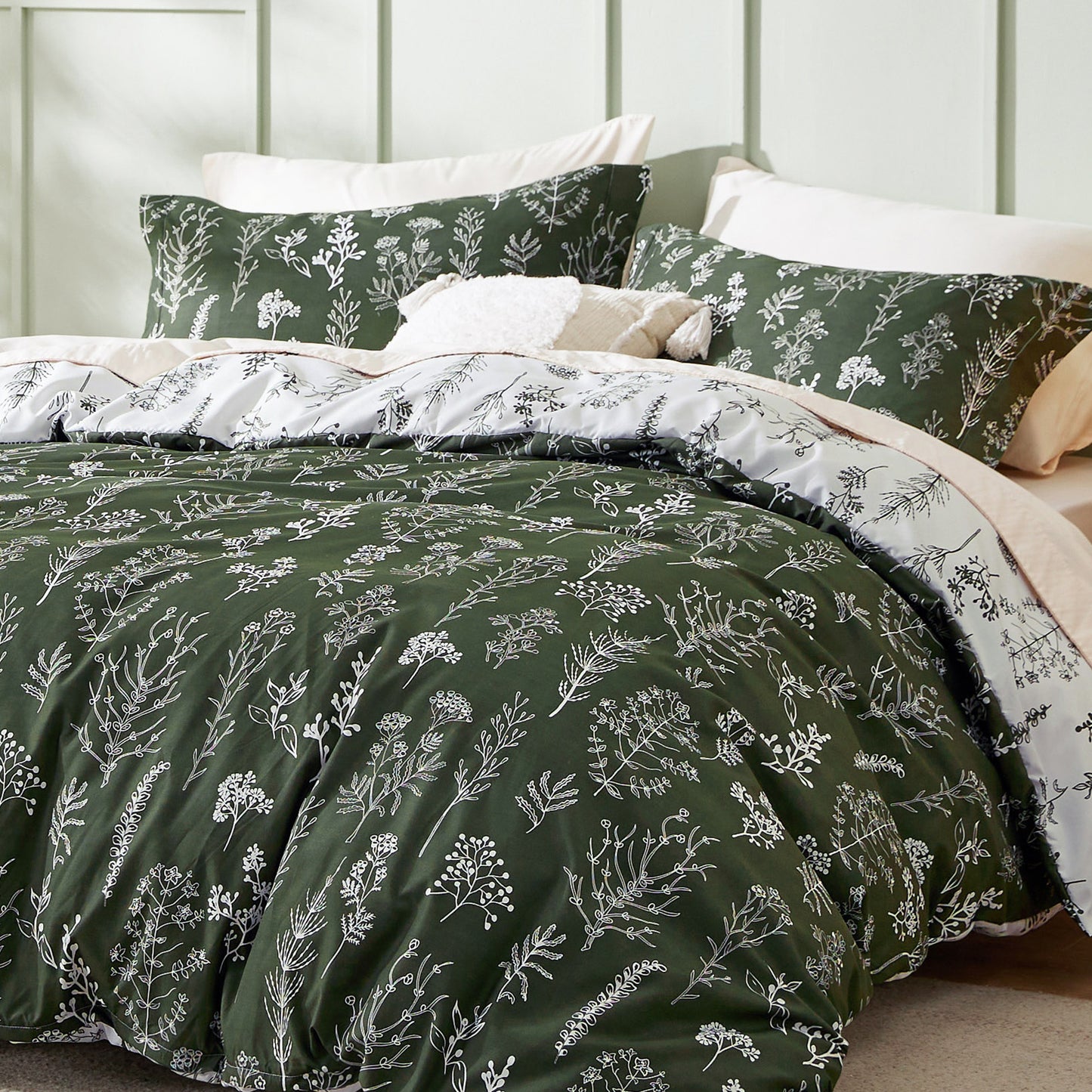 GentleSoft™ Floral Comforter Set