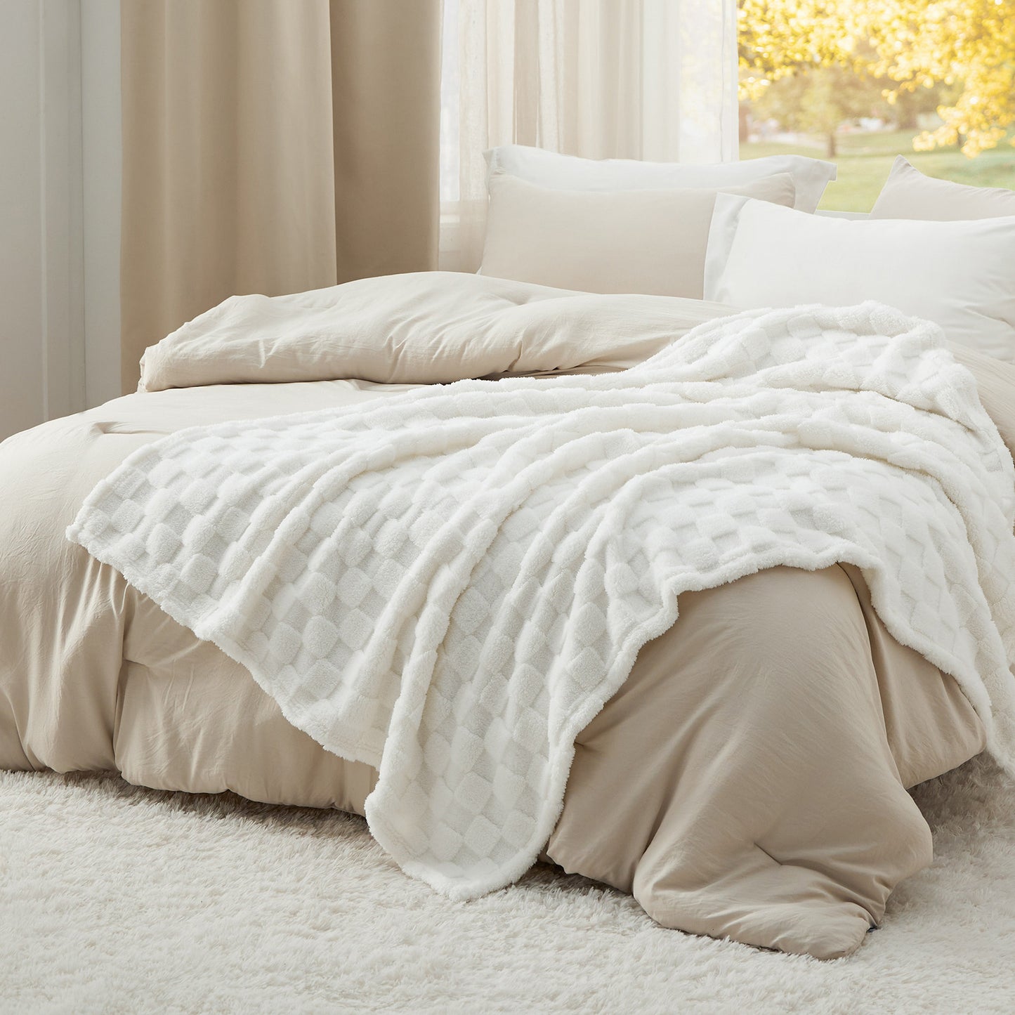 GentleSoft™ Jacquard Shaggy Sherpa Blanket
