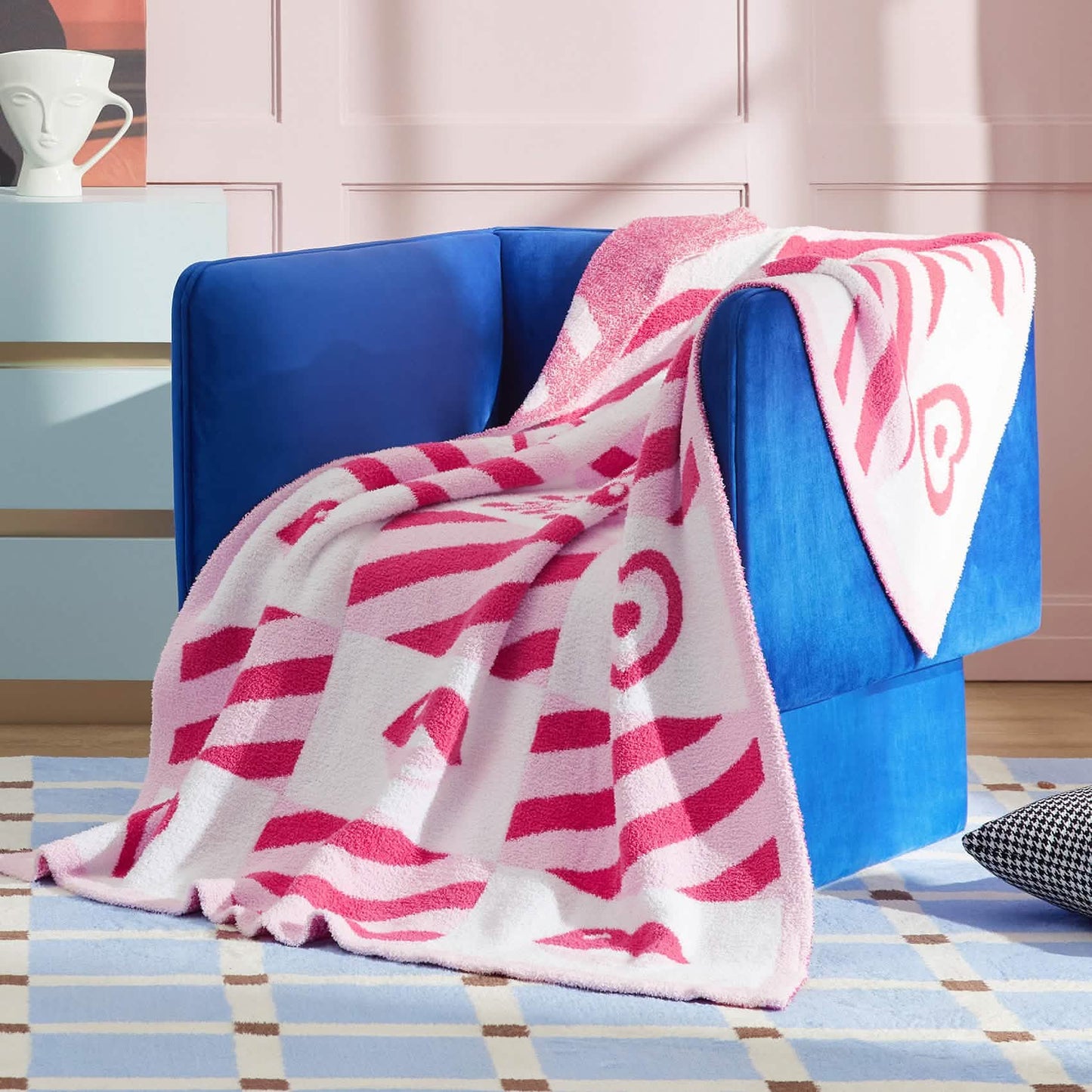 Marilyn Monroe™Feather Yarn Knitted Blanket Retro Pink