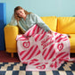 Marilyn Monroe™Feather Yarn Knitted Blanket Retro Pink
