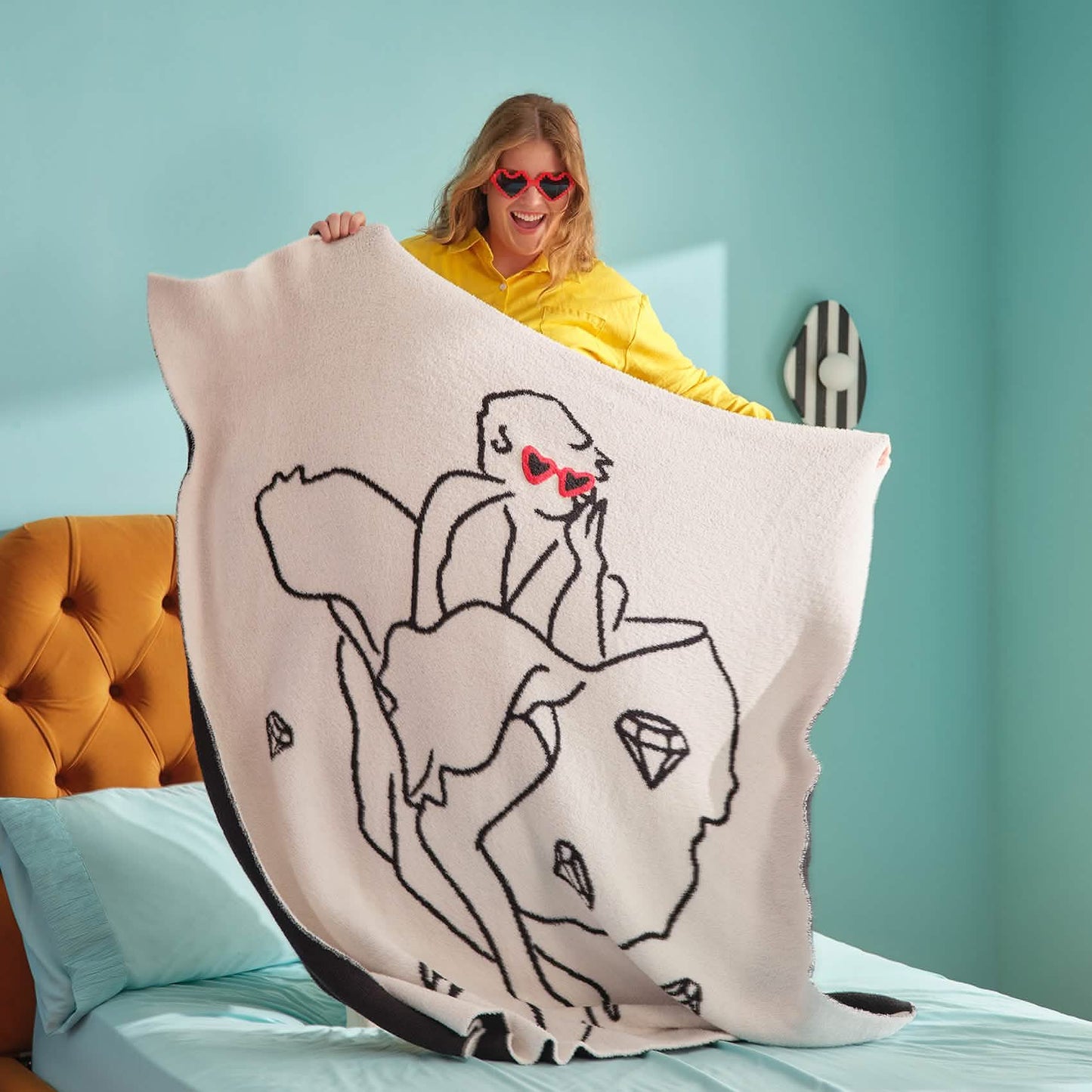 Marilyn Monroe™Feather Yarn Knitted Blanket Dancing Diamonds