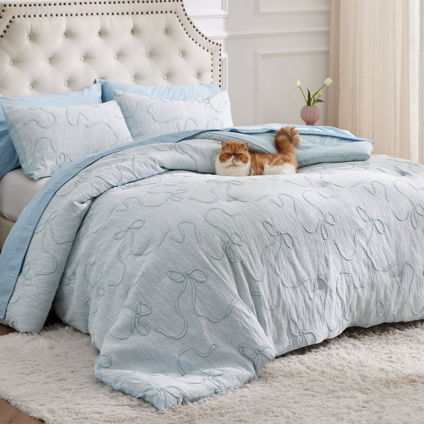 Graceful Bow Jacquard Comforter Set
