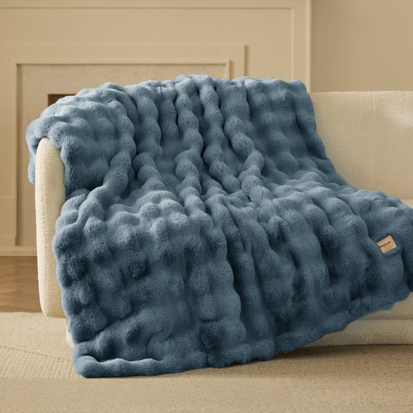GentleSoft™ Bubble Faux Fur Blanket ( )