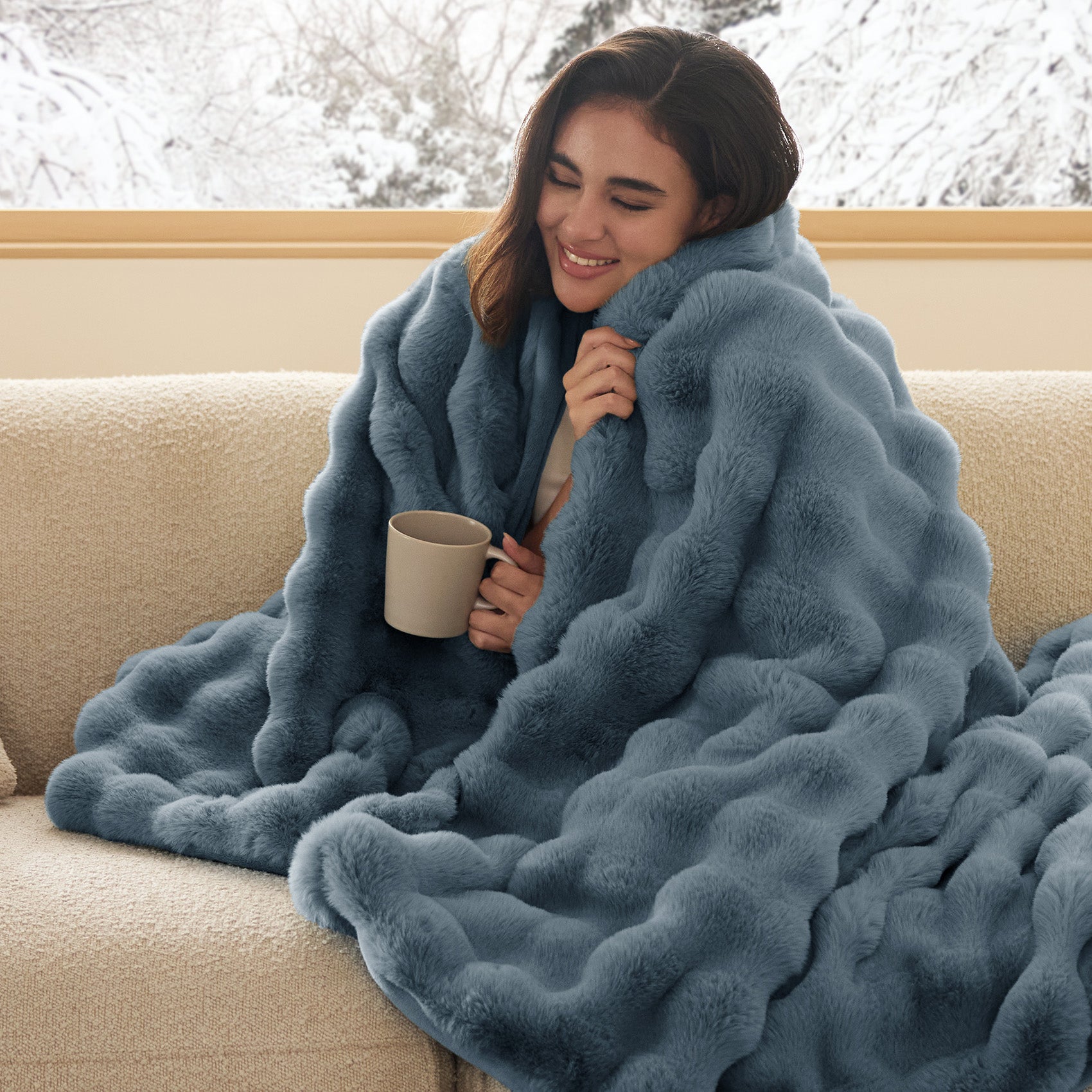 GentleSoft™ Bubble Faux Fur Blanket ( )