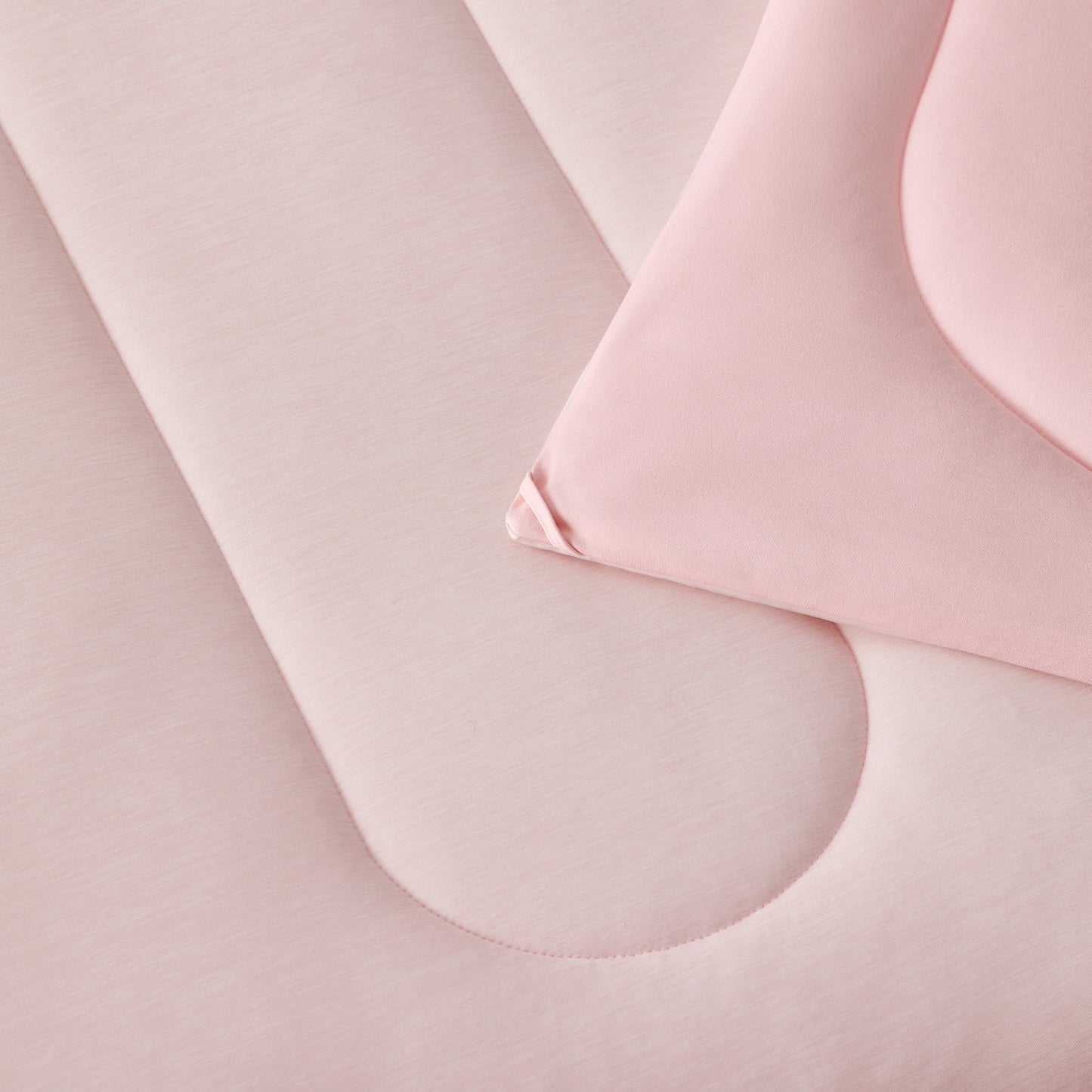 Reversible Warm and Cooling Comforter Set