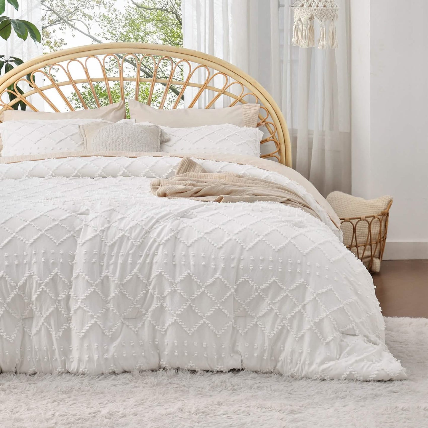 Tufted Embroidery Comforter Set
