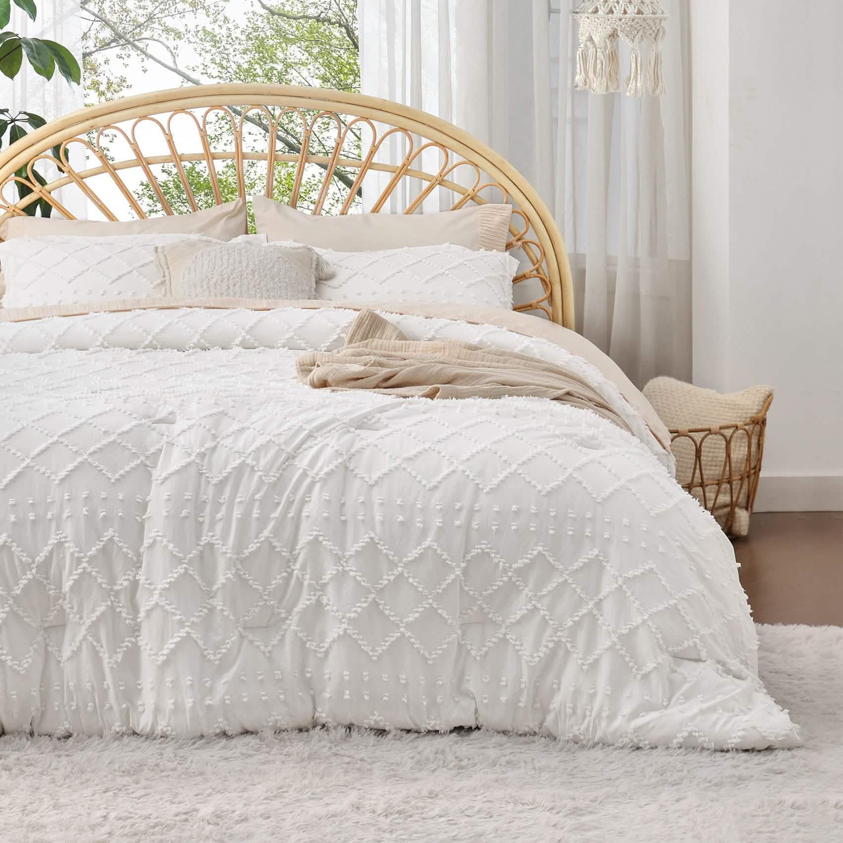 Tufted Embroidery Comforter Set