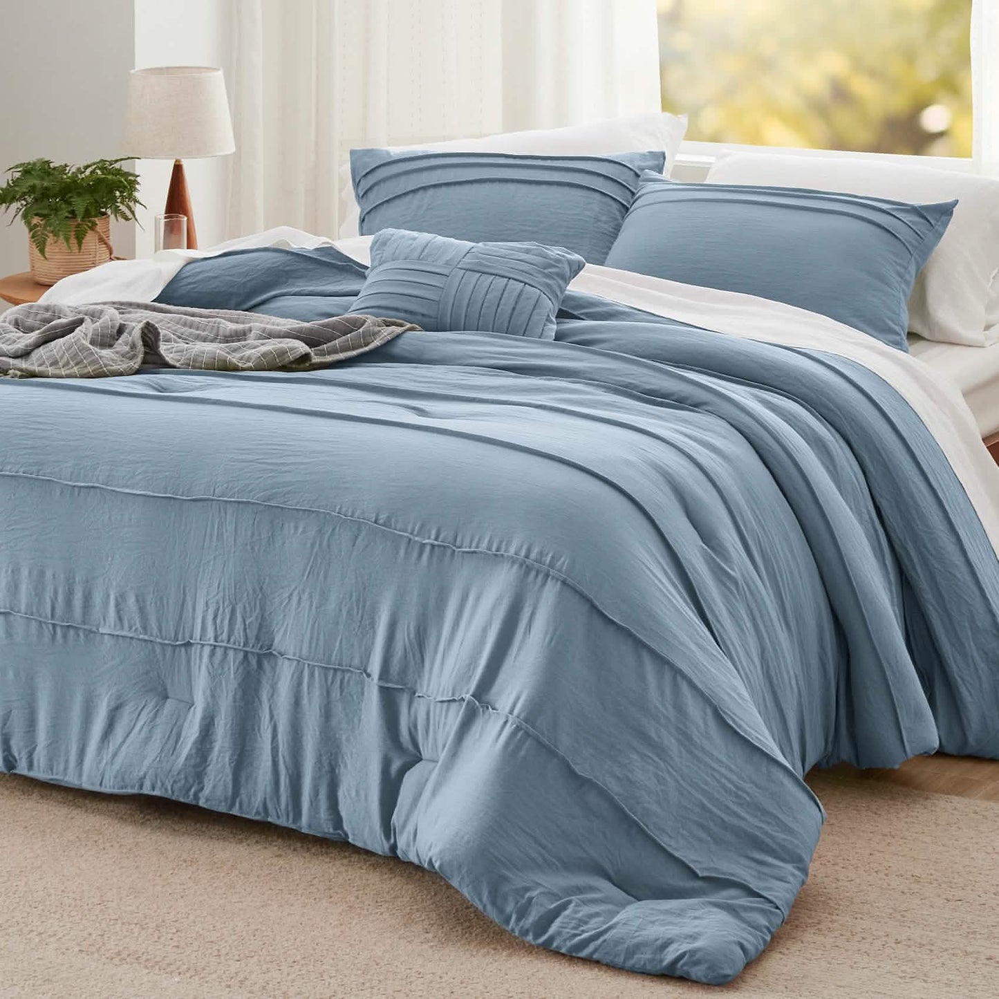 Pinch Pleat Comforter Set
