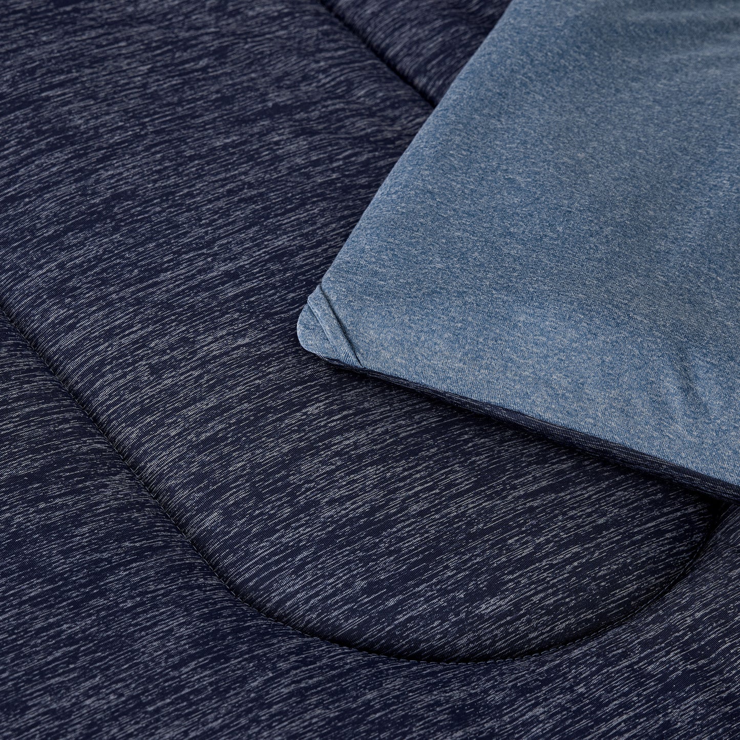 Reversible Warm and Cooling Comforter Set