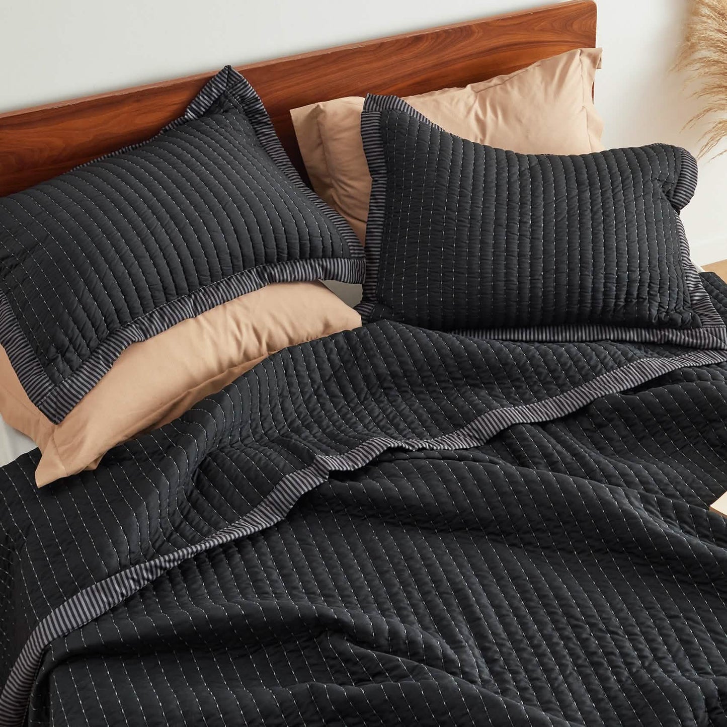 Corduroy Pattern Quilt Set