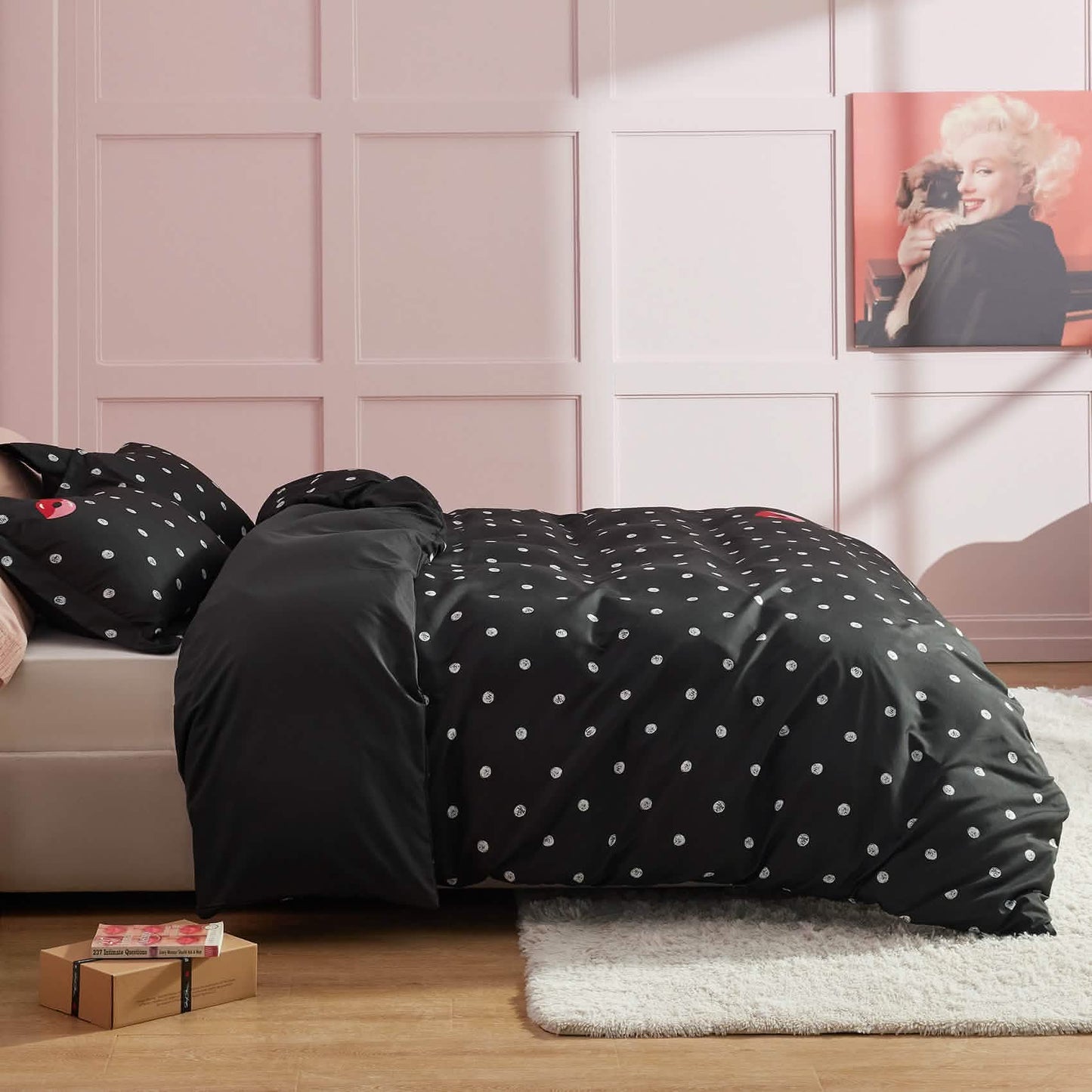 GentleSoft™ Marilyn Monroe™ Duvet Cover Set Dotted Black