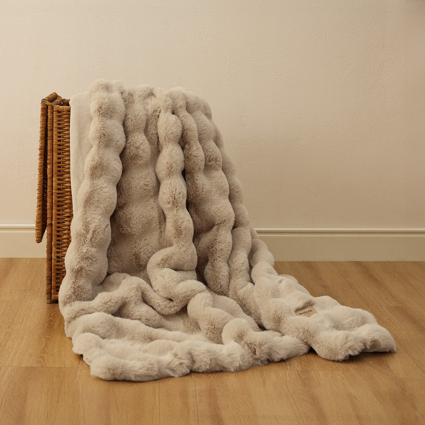 GentleSoft™ Bubble Faux Fur Blanket ( )