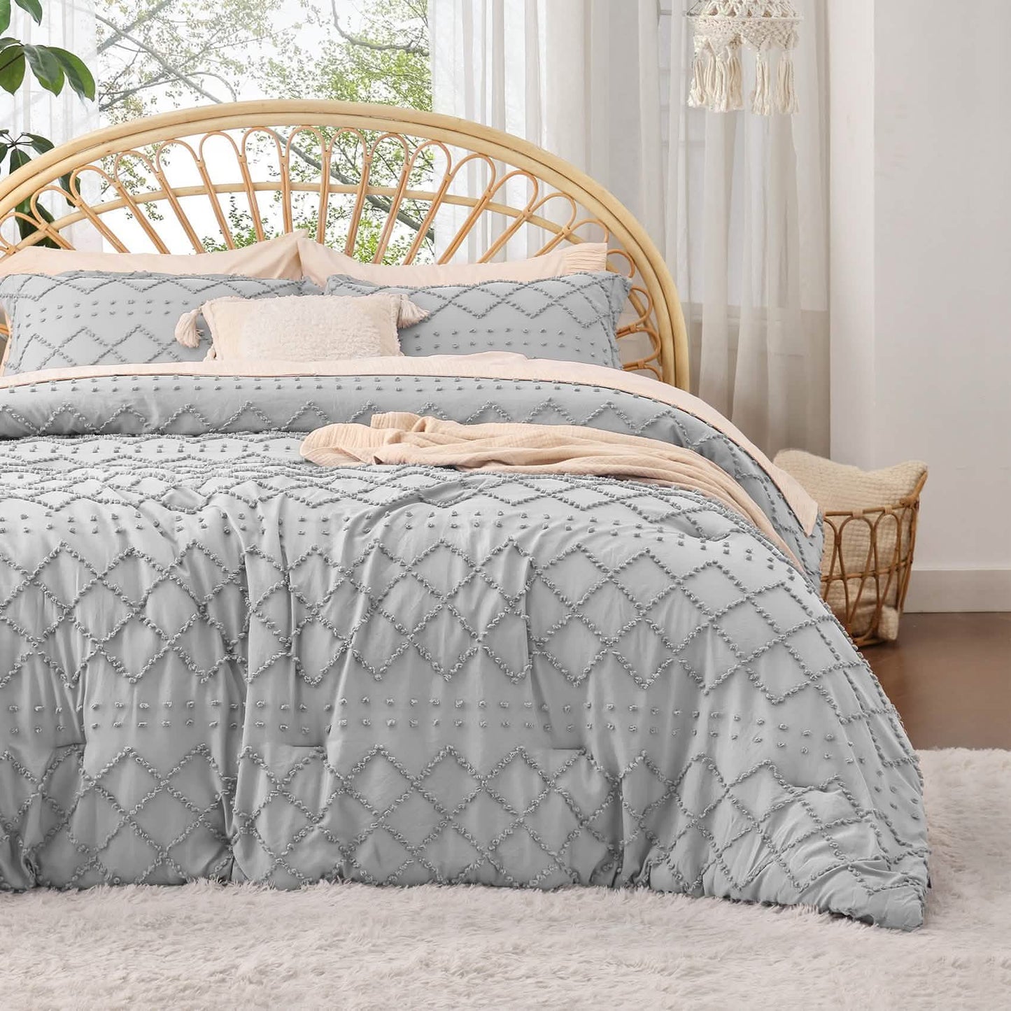 Tufted Embroidery Comforter Set