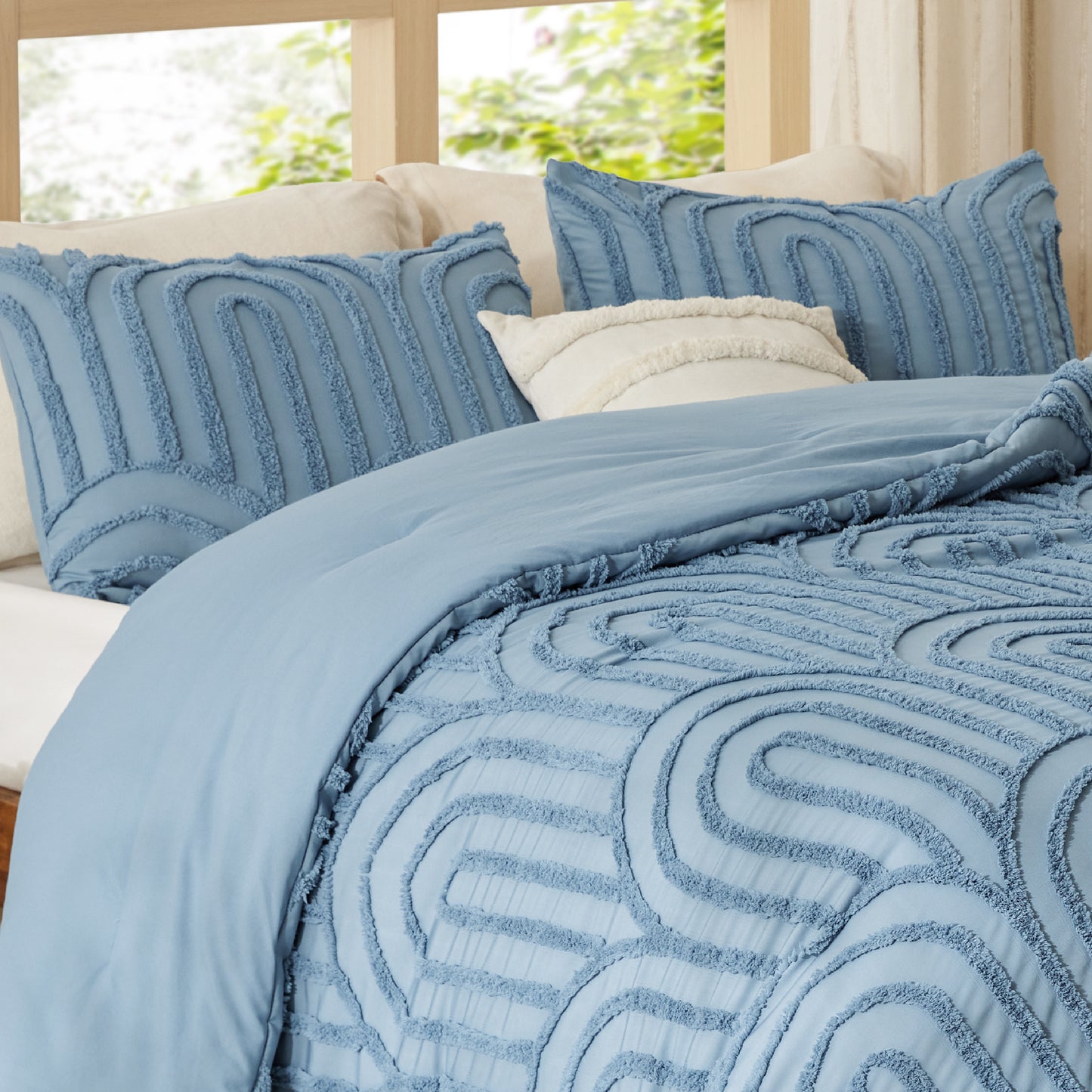 Fluffy Arch Tufted Comforter Set