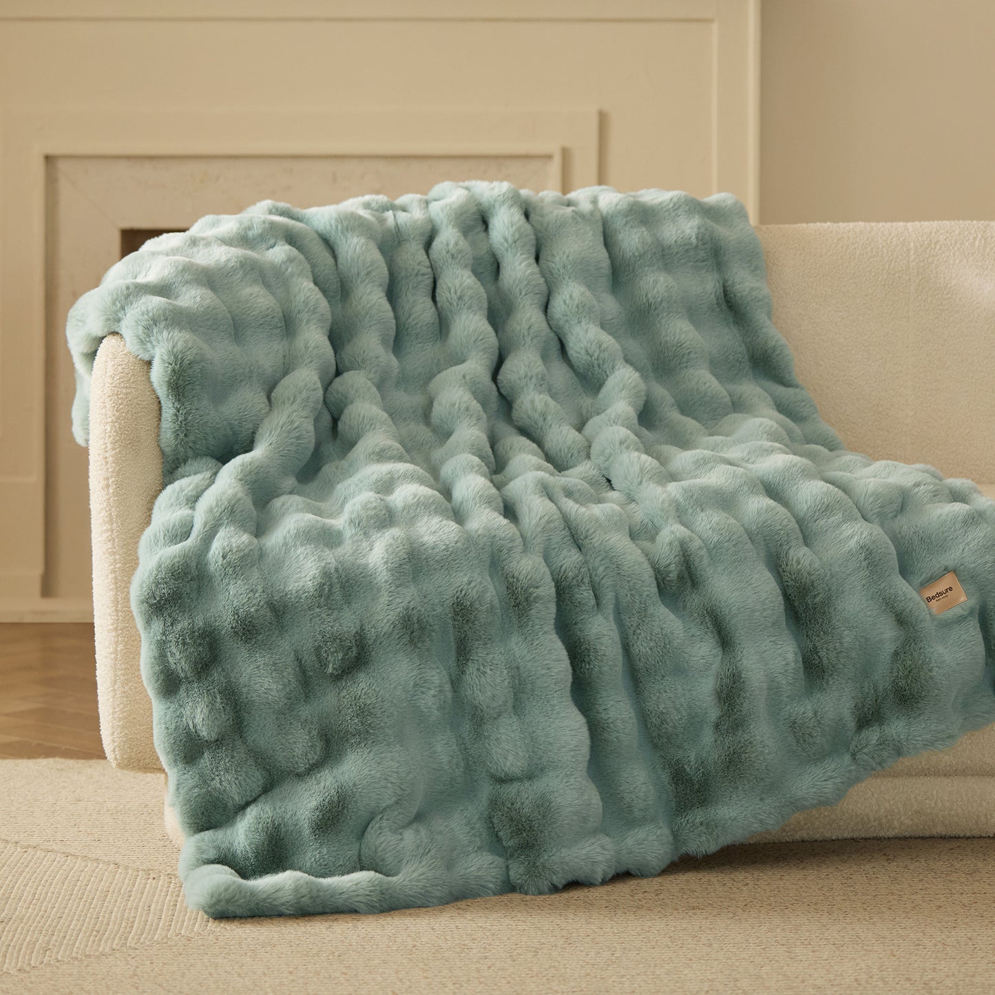 GentleSoft™ Bubble Faux Fur Blanket ( )
