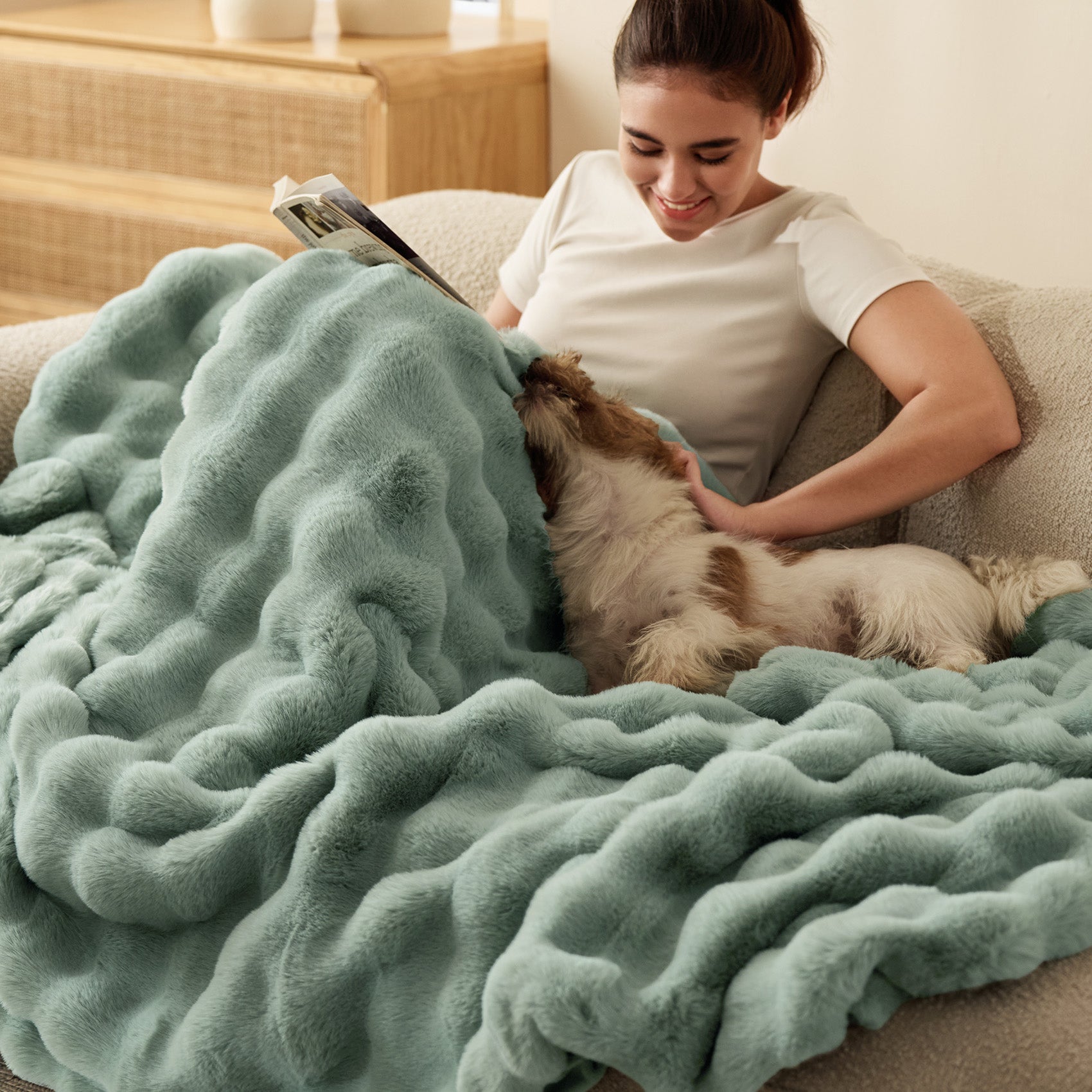 GentleSoft™ Bubble Faux Fur Blanket ( )