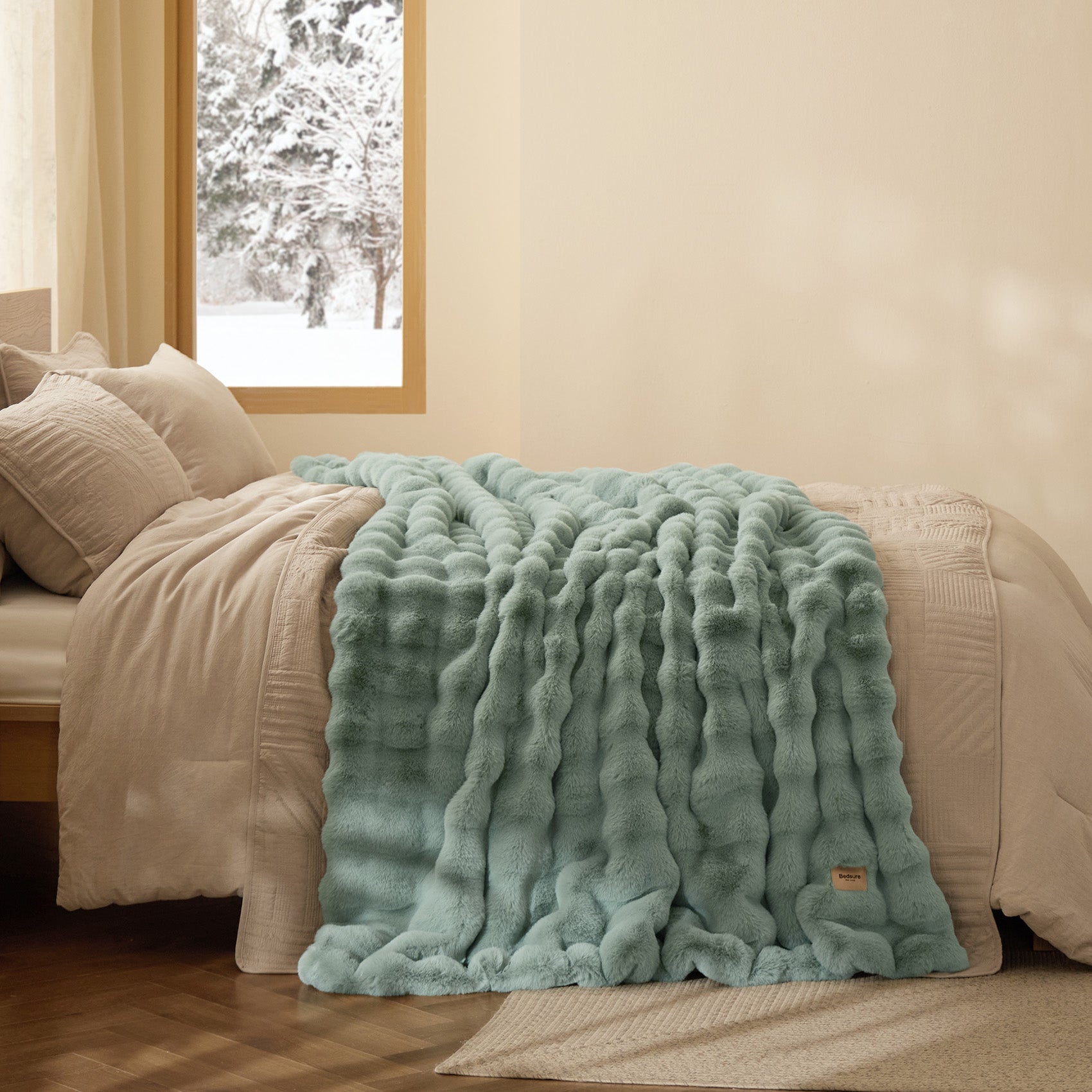 GentleSoft™ Bubble Faux Fur Blanket ( )