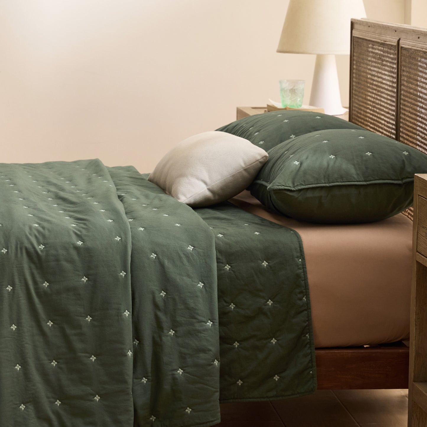 Cotton Clover Quilt Set