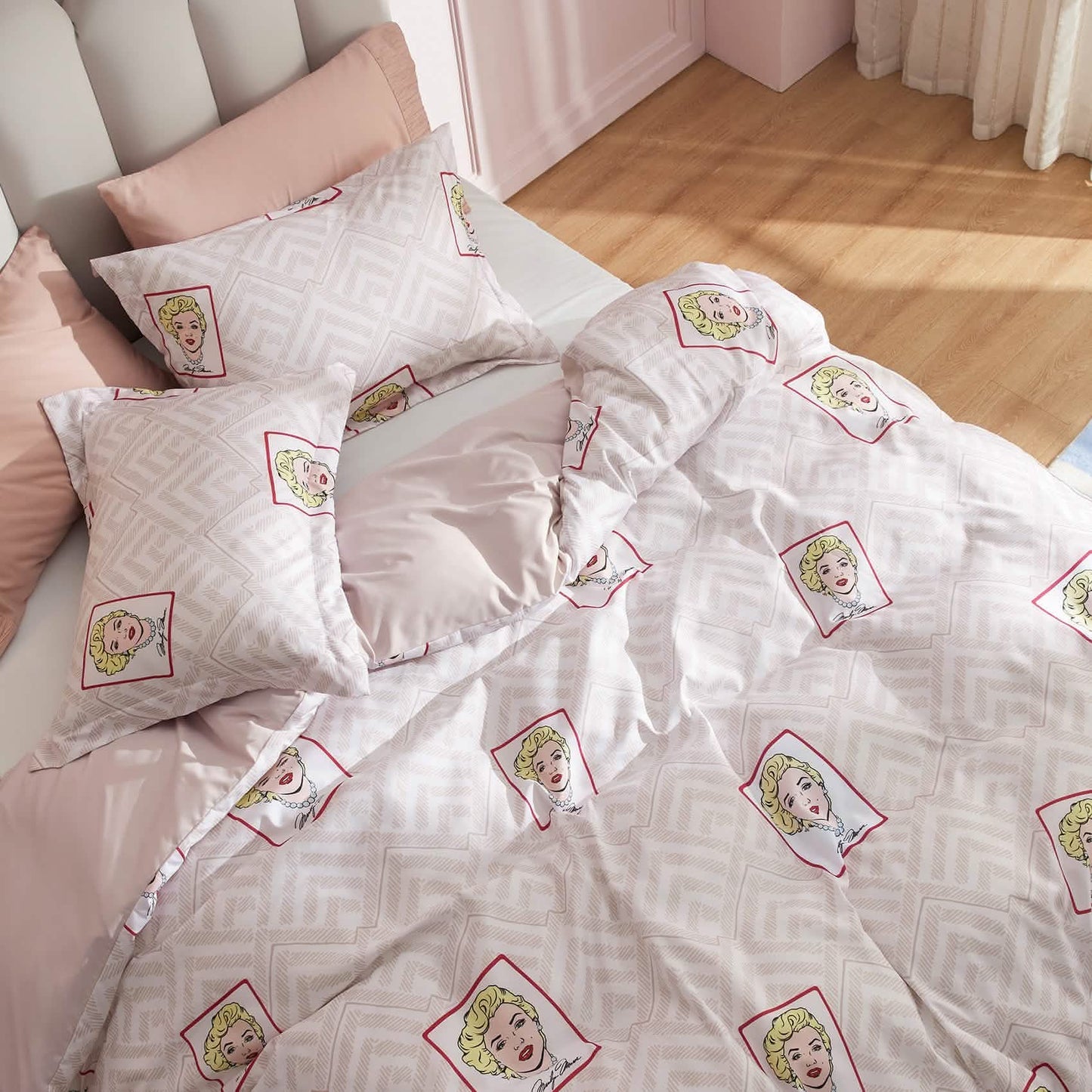 GentleSoft™ Marilyn Monroe™ Duvet Cover Set Portrait Tiles