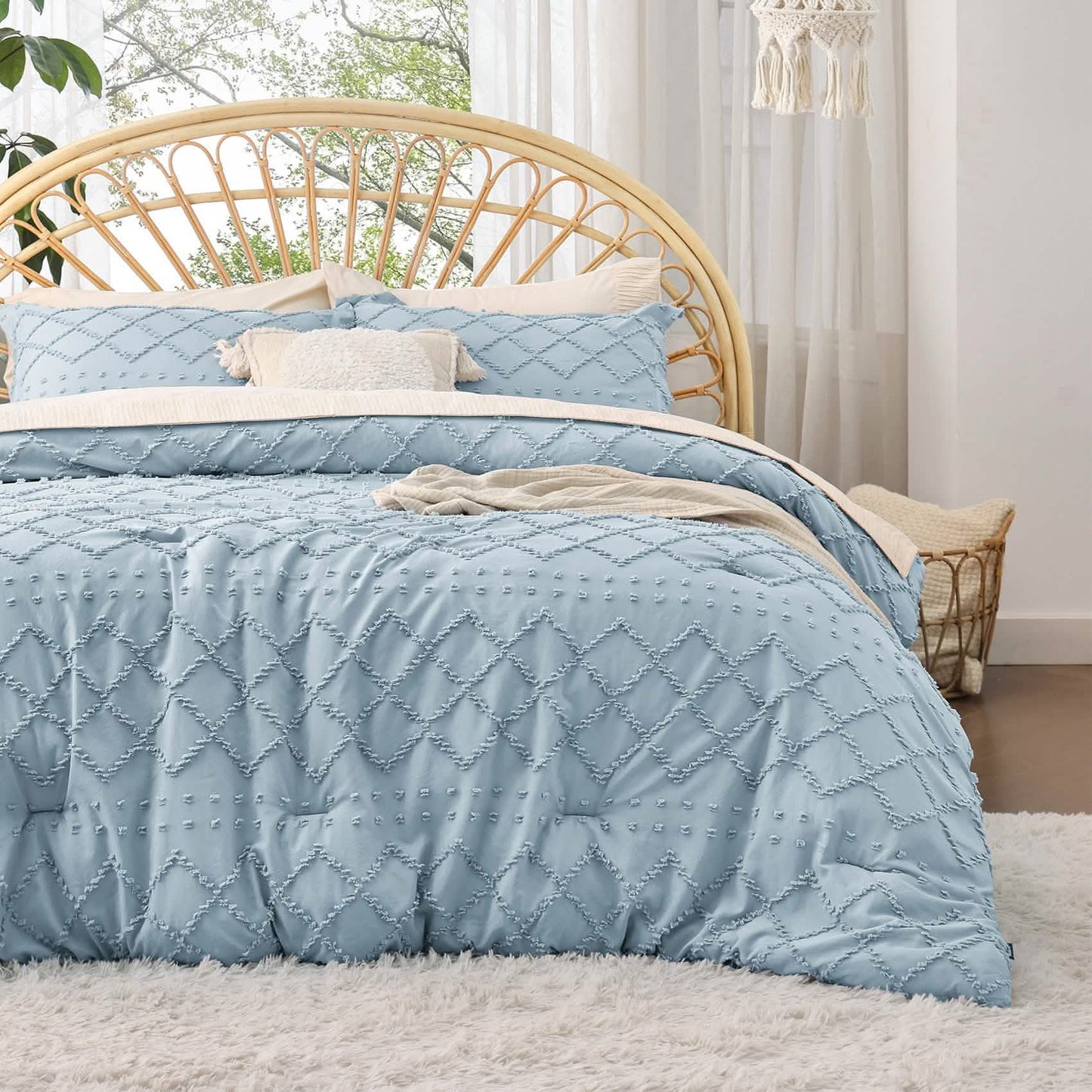 Tufted Embroidery Comforter Set