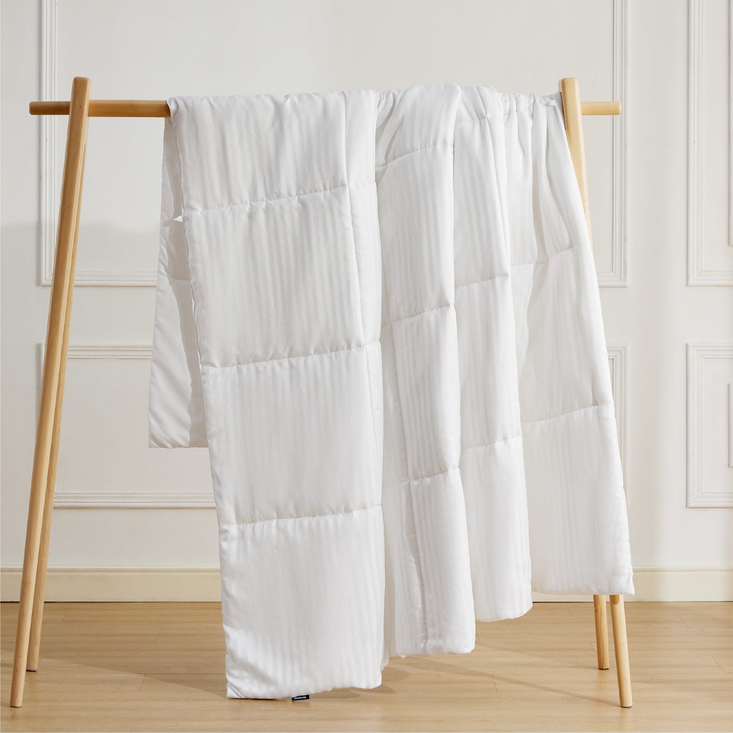 Weightless Comfy Striped Quilt