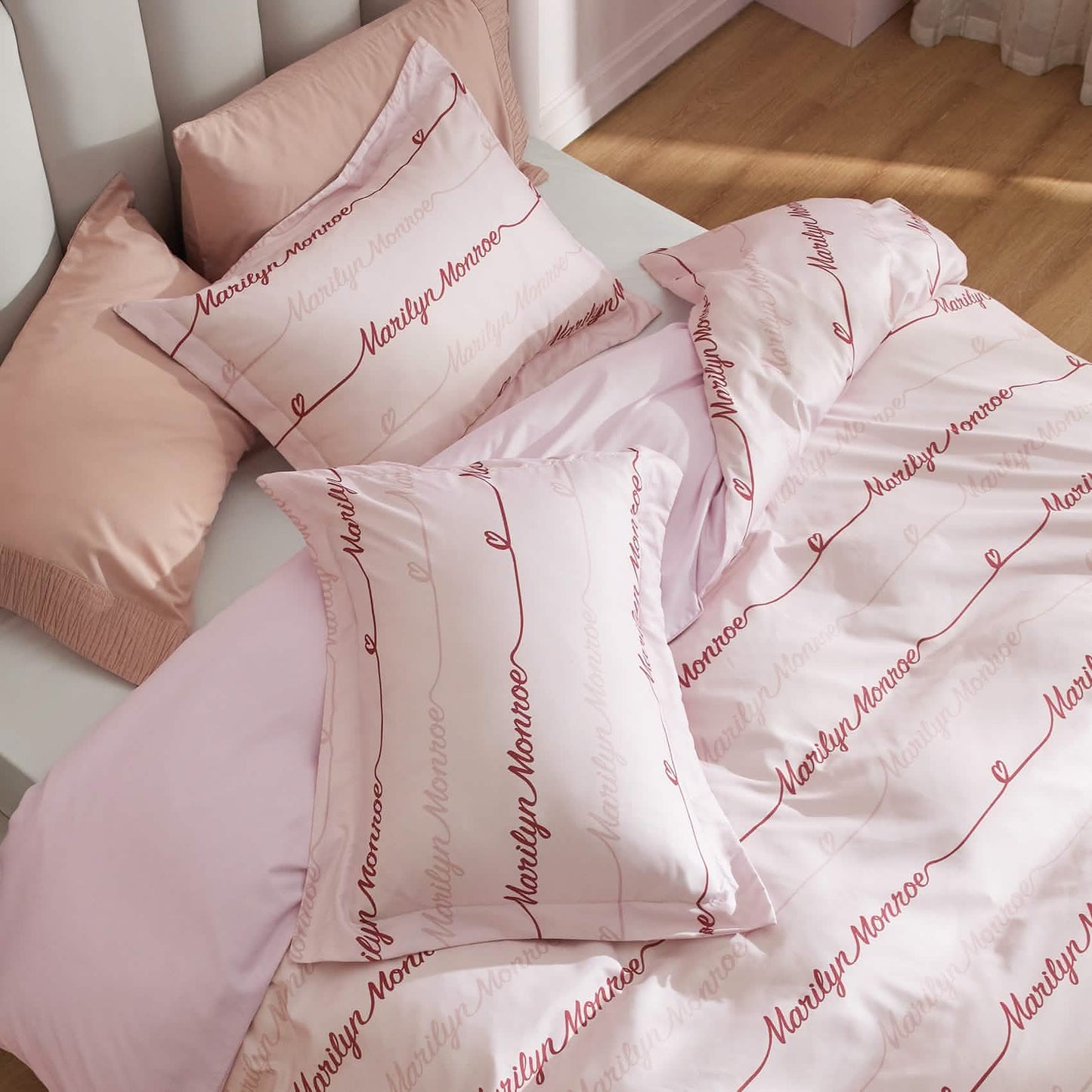 GentleSoft™ Marilyn Monroe™ Duvet Cover Set Pink Autograph