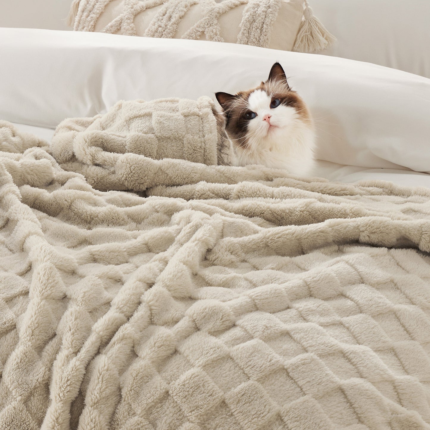 GentleSoft™ Jacquard Shaggy Sherpa Blanket