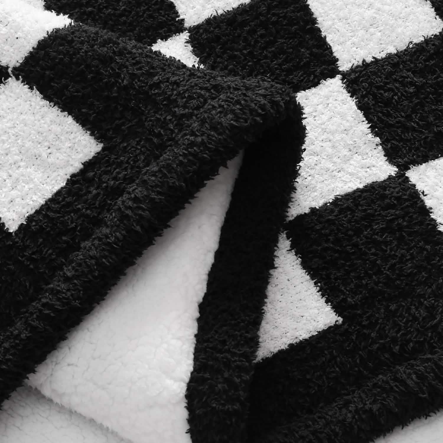 Ultra-Soft Double Side Yarn Sherpa Checkered Blanket