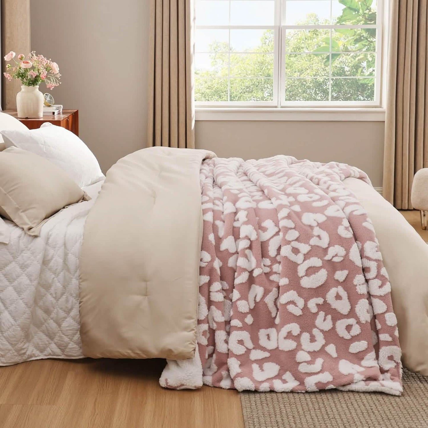 Textured Sherpa Fleece Blanket