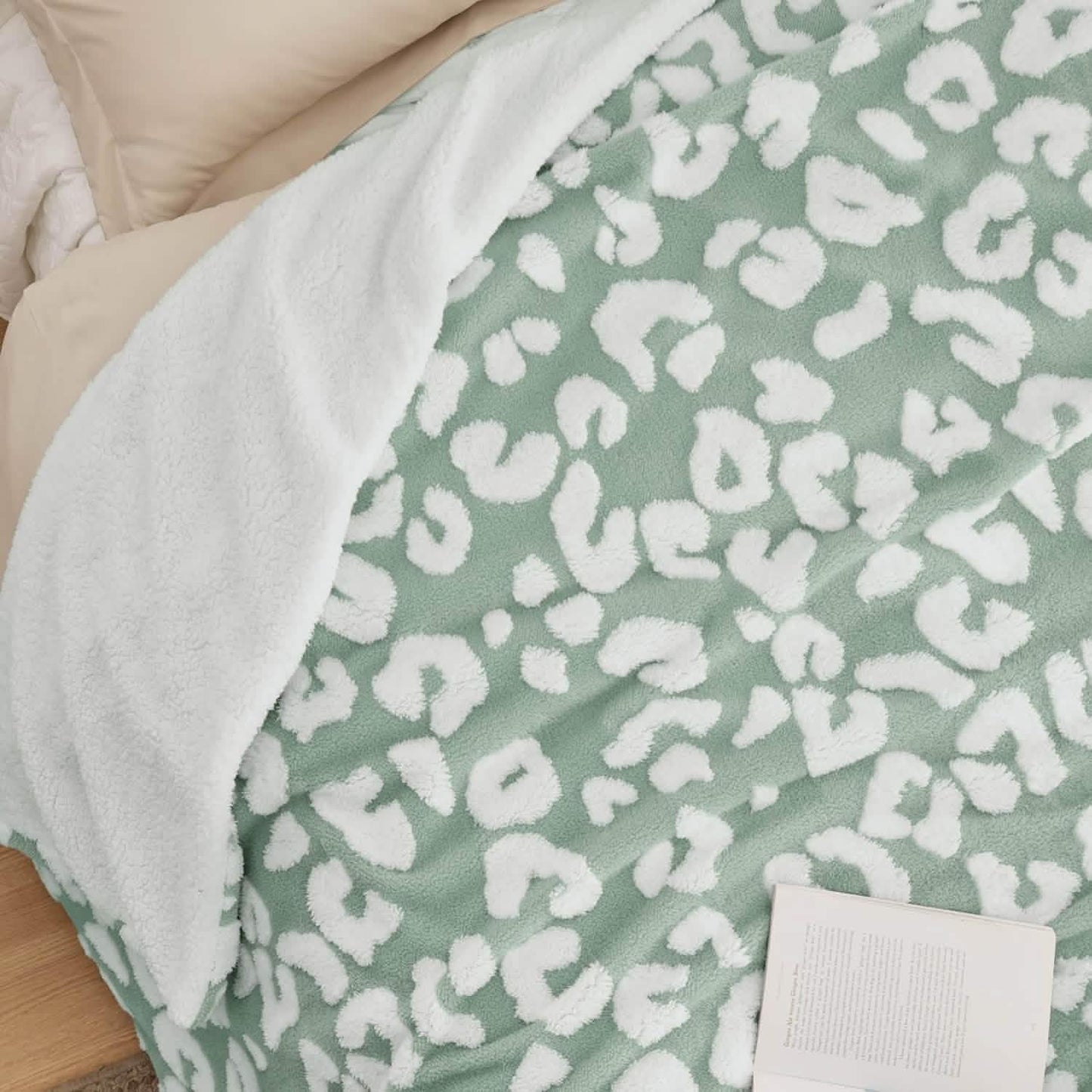 Textured Sherpa Fleece Blanket