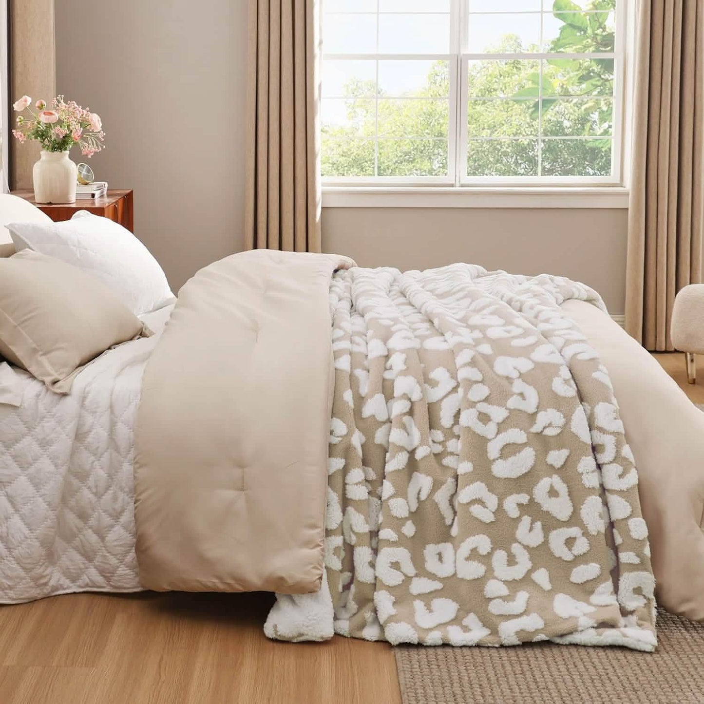 Textured Sherpa Fleece Blanket