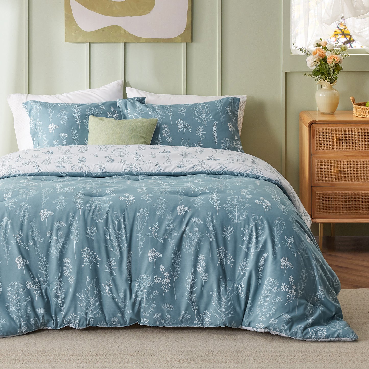 GentleSoft™ Floral Comforter Set