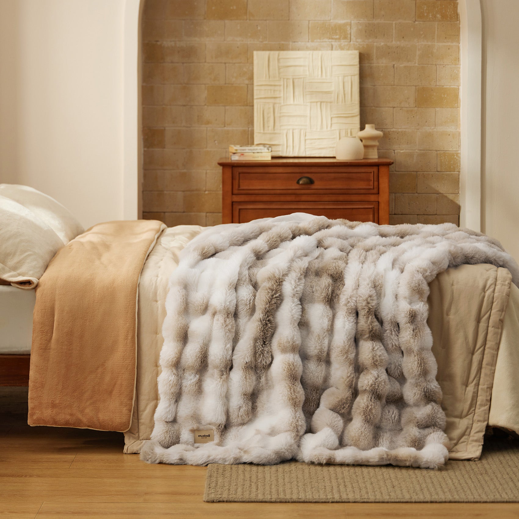 GentleSoft™ Bubble Faux Fur Blanket ( )