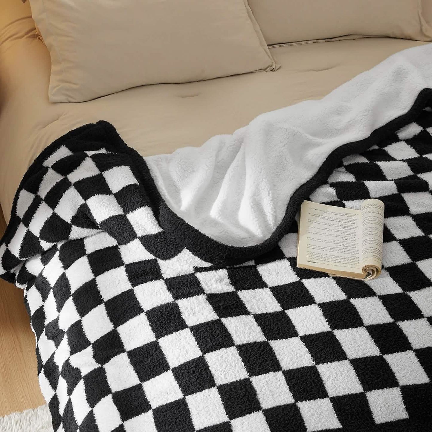 Ultra-Soft Double Side Yarn Sherpa Checkered Blanket