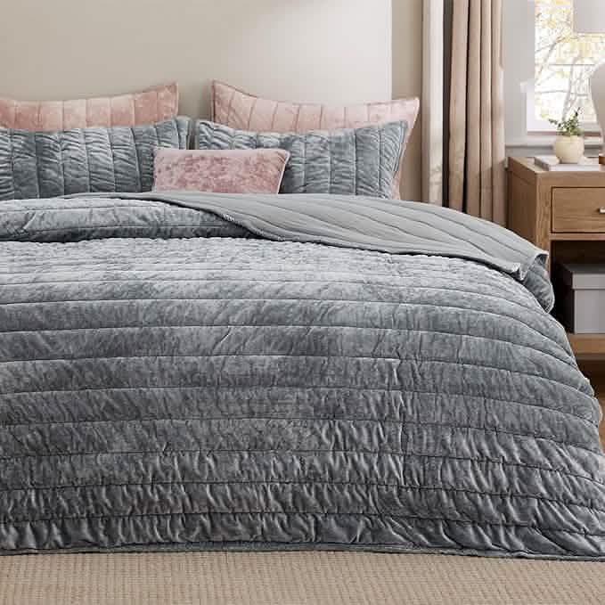 Grace Striped Velvet Quilt Set