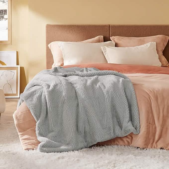 Wavy Plush Faux Fur Blanket